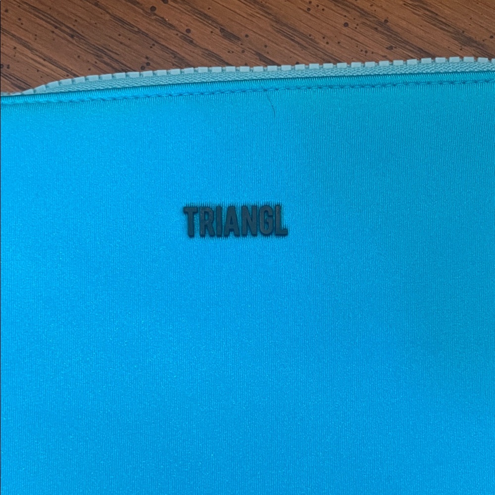 Triangl Santa Rosa blue neoprene zip pouch - Picture 4 of 9